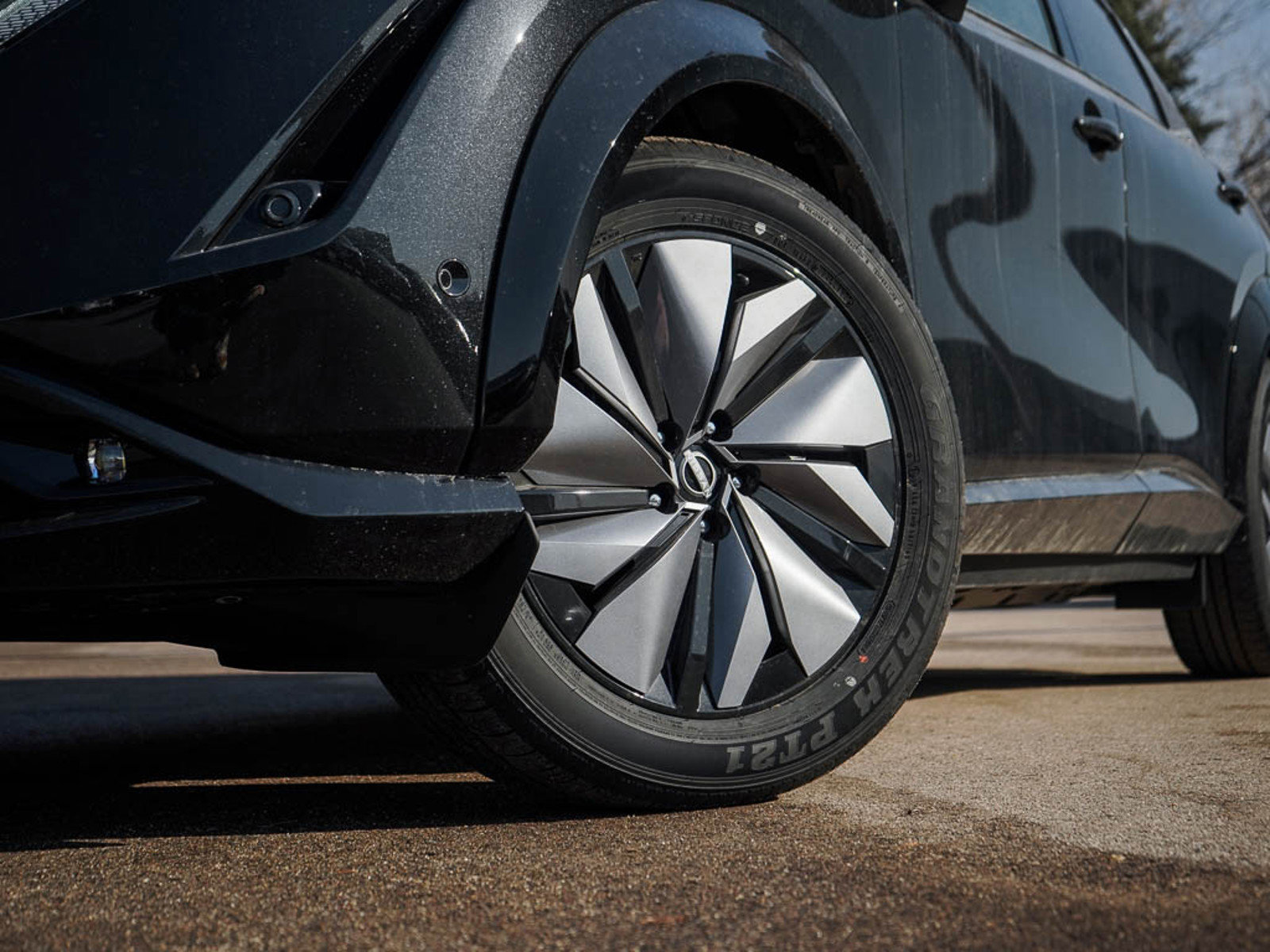 New 2025 Nissan Ariya Platinum image 6