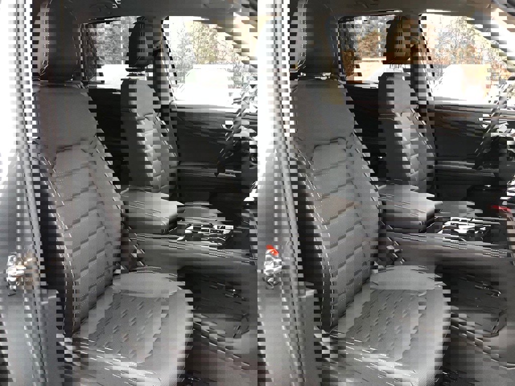 Used 2025 Volkswagen Atlas SEL image 34