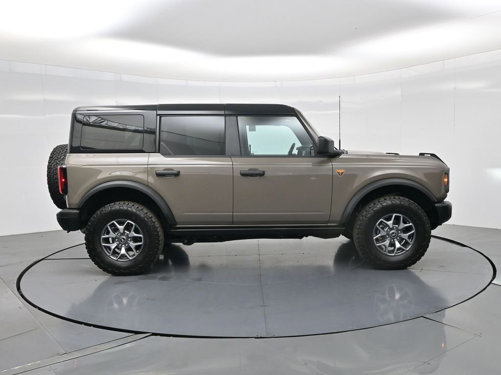 Used 2025 Ford Bronco Badlands image 5