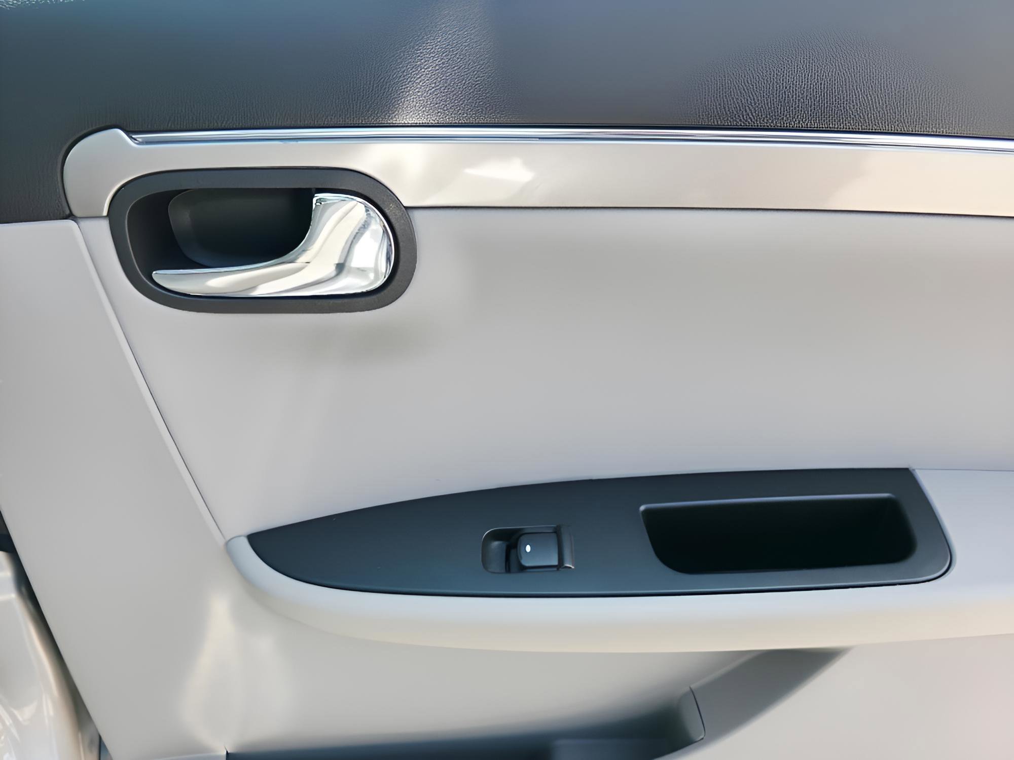 Used 2008 Saturn Aura XR w/ Premium Trim Package image 15