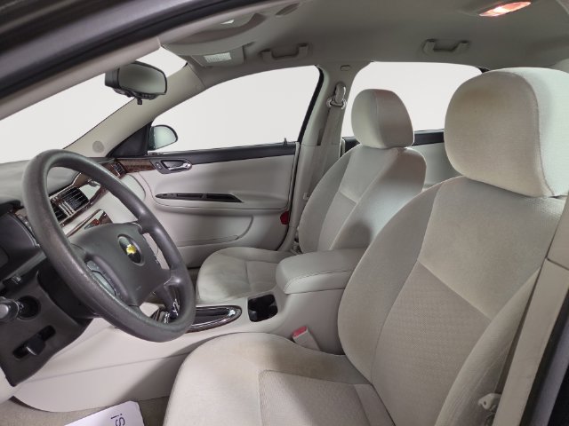 Used 2015 Chevrolet Impala LT FWD image 13