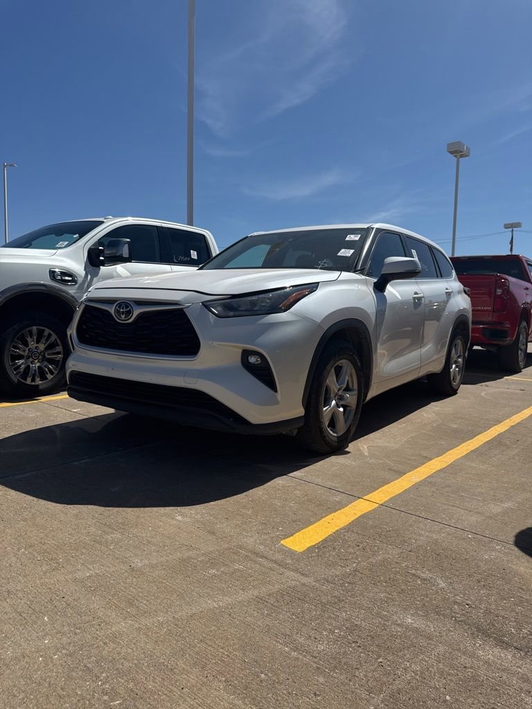 Used 2020 Toyota Highlander LE