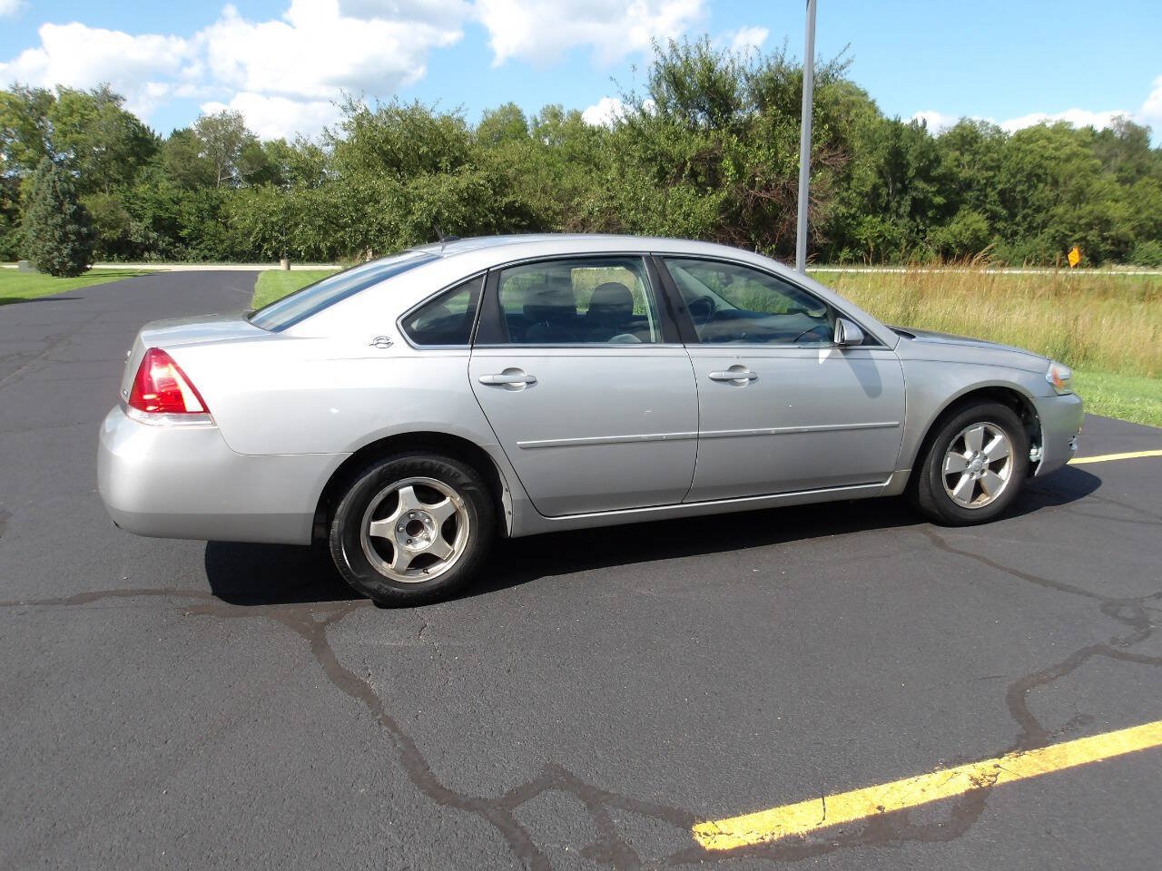 Used 2007 Chevrolet Impala LT w/ Preferred Equipment Group FWD image 11
