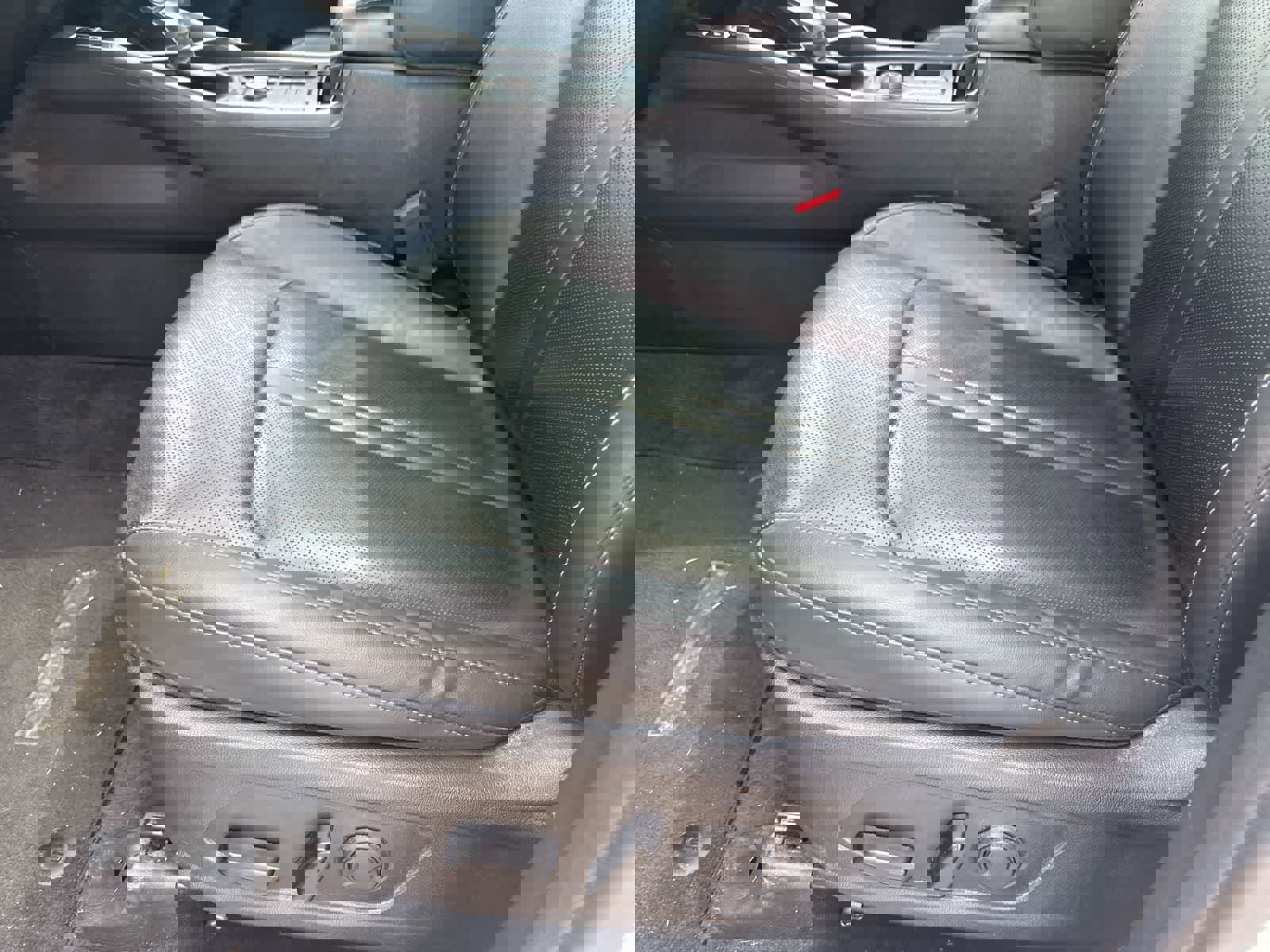 Used 2023 Kia Sorento S w/ Panoramic Sunroof Package image 9