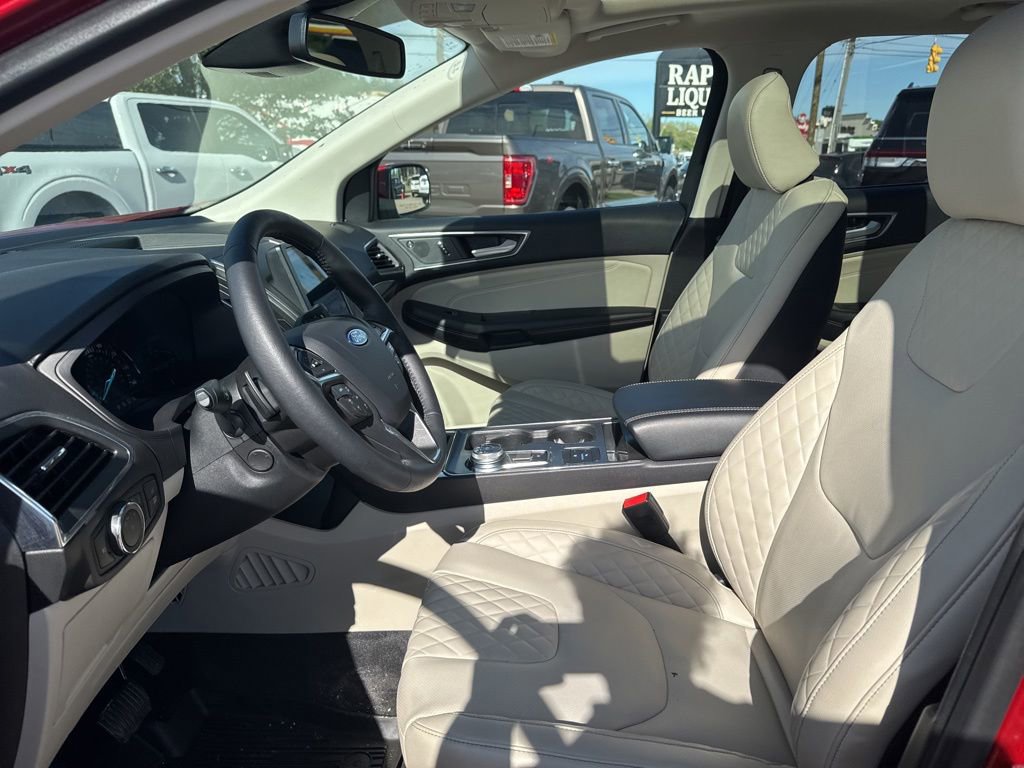 Used 2024 Ford Edge Titanium w/ Equipment Group 301A AWD/4WD image 9