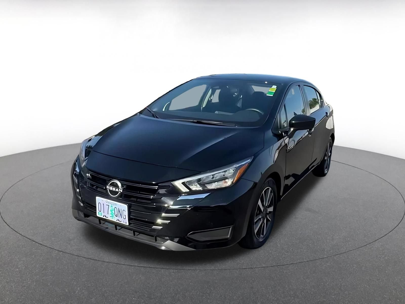 Used 2025 Nissan Versa SV FWD image 7