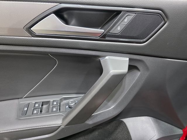 Certified 2023 Volkswagen Tiguan SE AWD/4WD image 12