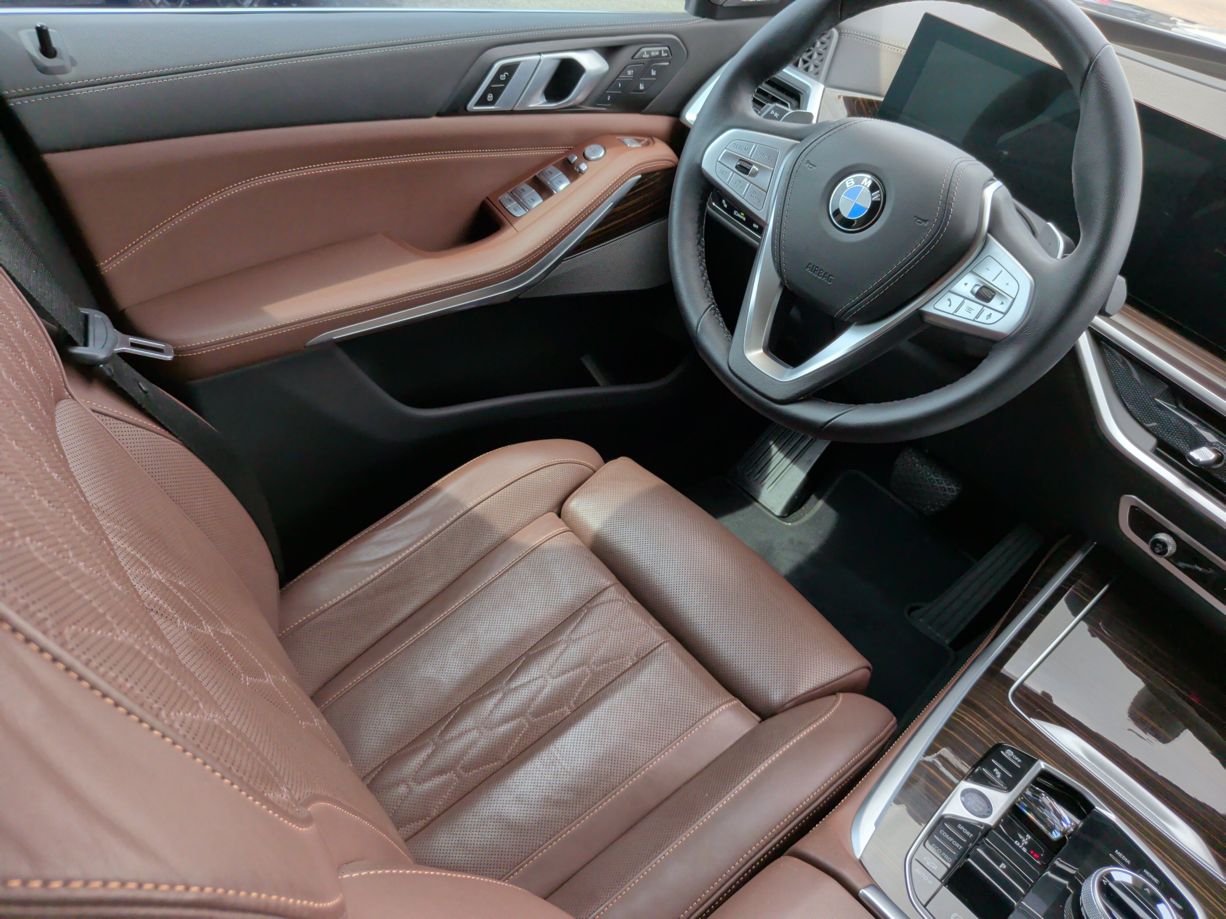 Certified 2024 BMW X7 xDrive40i w/ Executive Package image 32