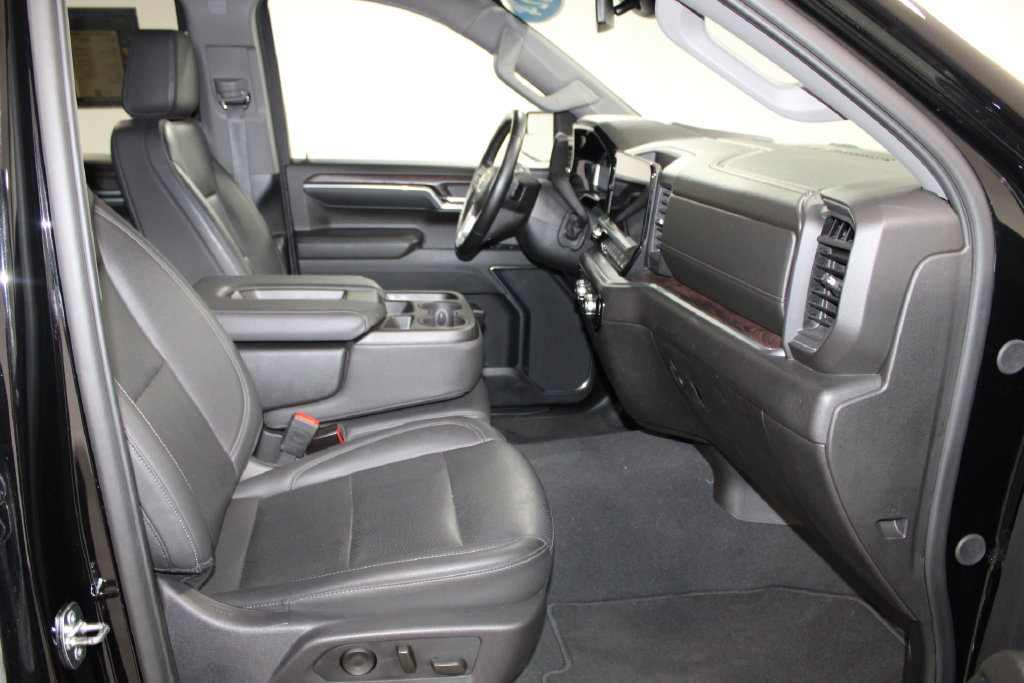 Used 2024 GMC Sierra 1500 SLT AWD/4WD image 31