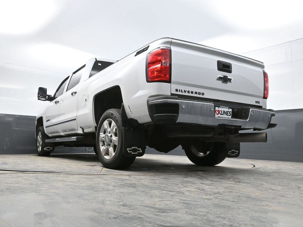 Used 2019 Chevrolet Silverado 2500 LTZ w/ LTZ Plus Package image 33