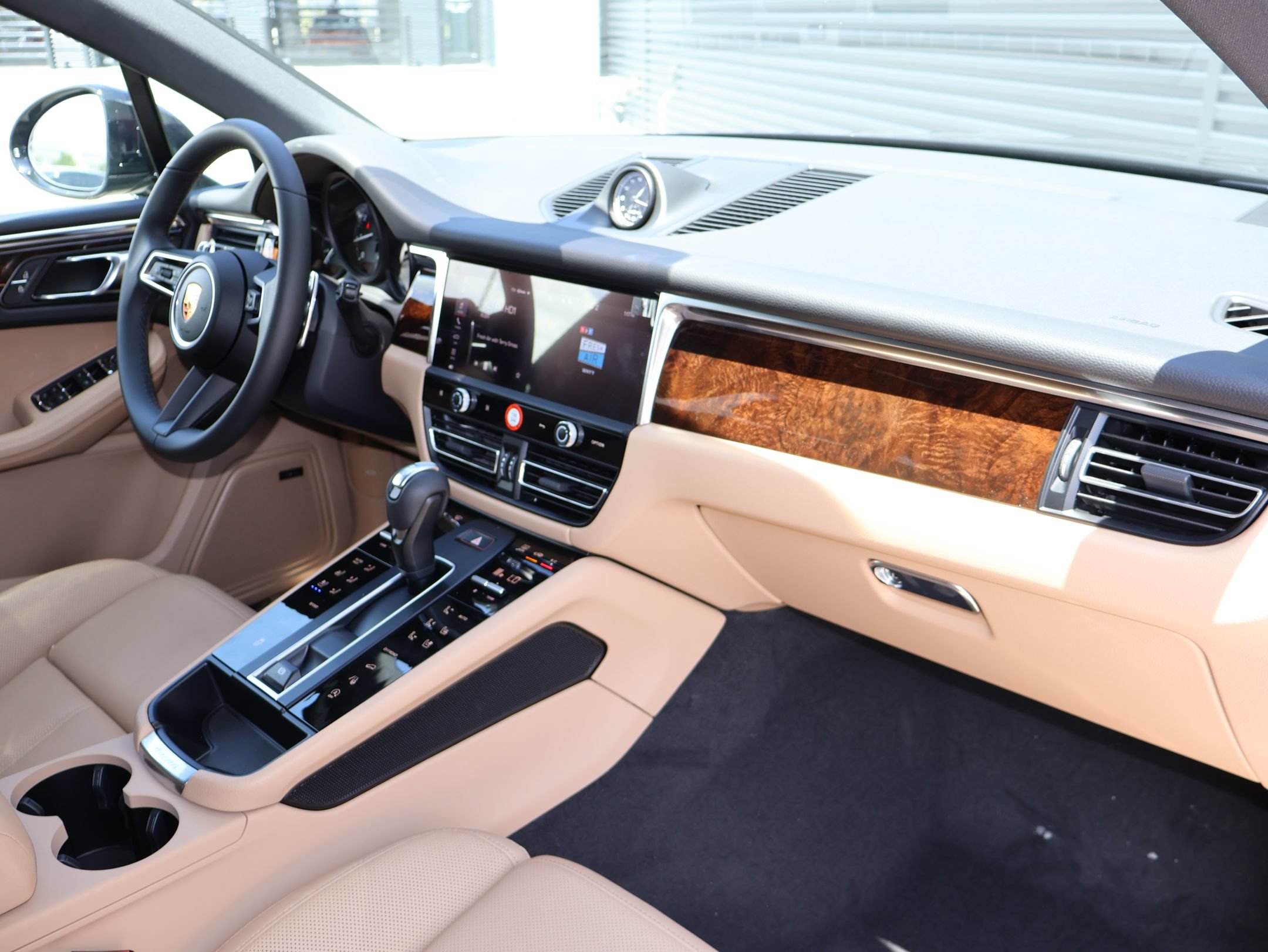 New 2026 Porsche Macan AWD/4WD image 27