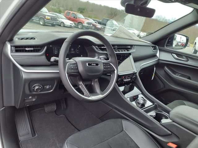 New 2025 Jeep Grand Cherokee L Laredo AWD/4WD image 9