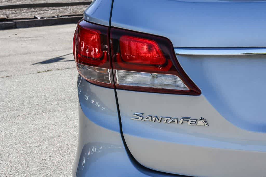 Used 2017 Hyundai Santa Fe SE image 9
