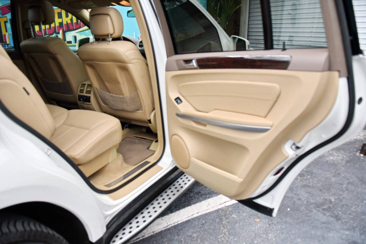 Used 2011 Mercedes-Benz GL 450 4MATIC image 40
