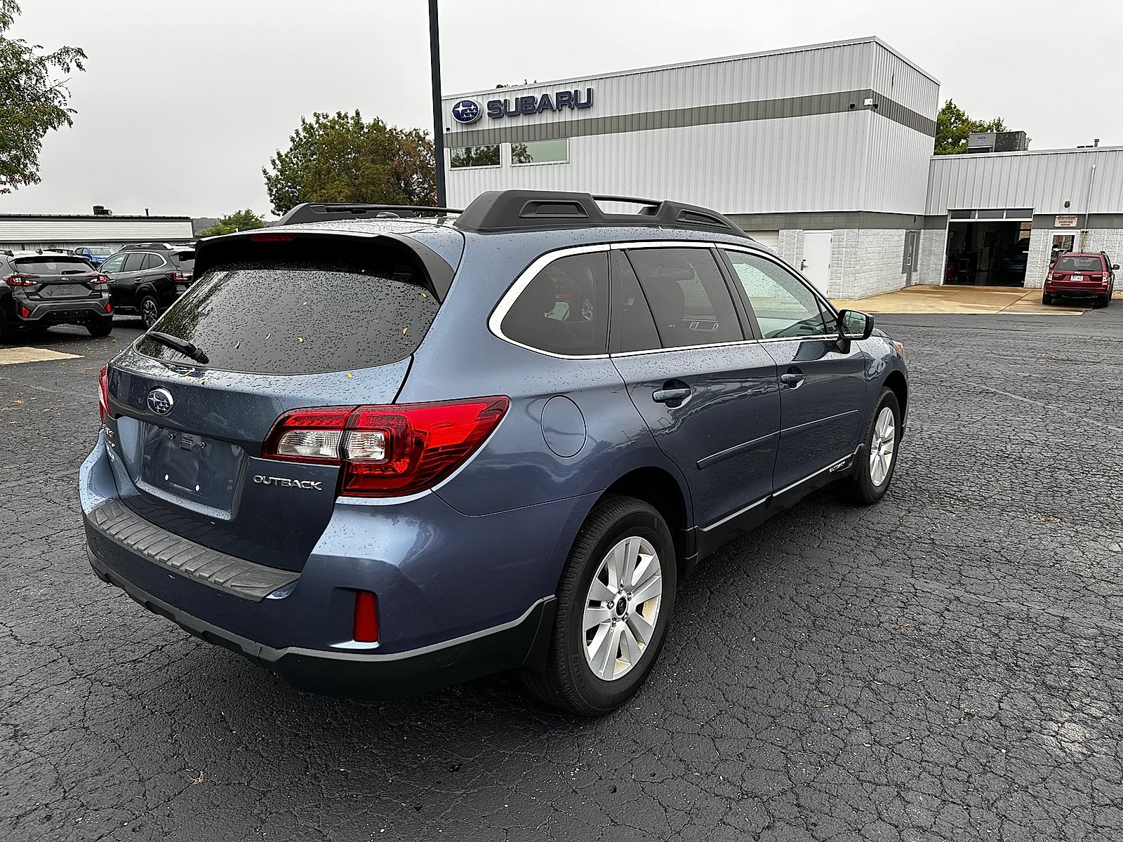 Used 2015 Subaru Outback 2.5i Premium w/ Popular Package #1 AWD/4WD image 3