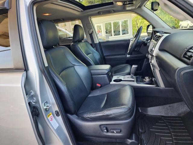 Used 2010 Toyota 4Runner Limited AWD/4WD image 18