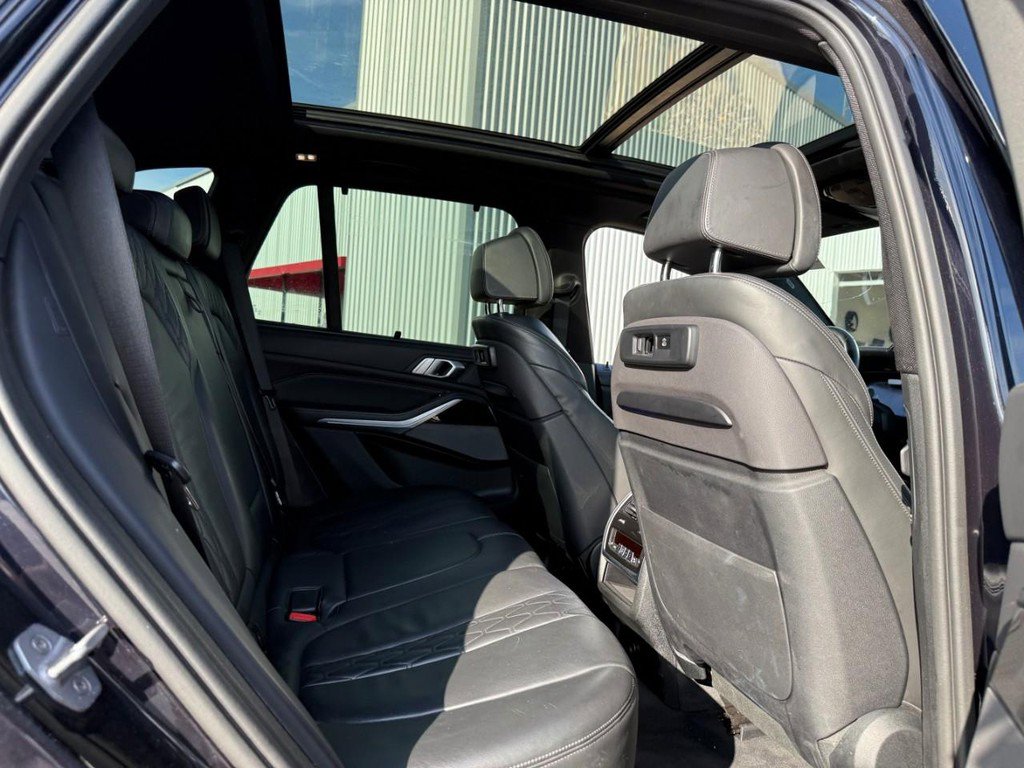 Used 2019 BMW X5 xDrive50i AWD/4WD image 11