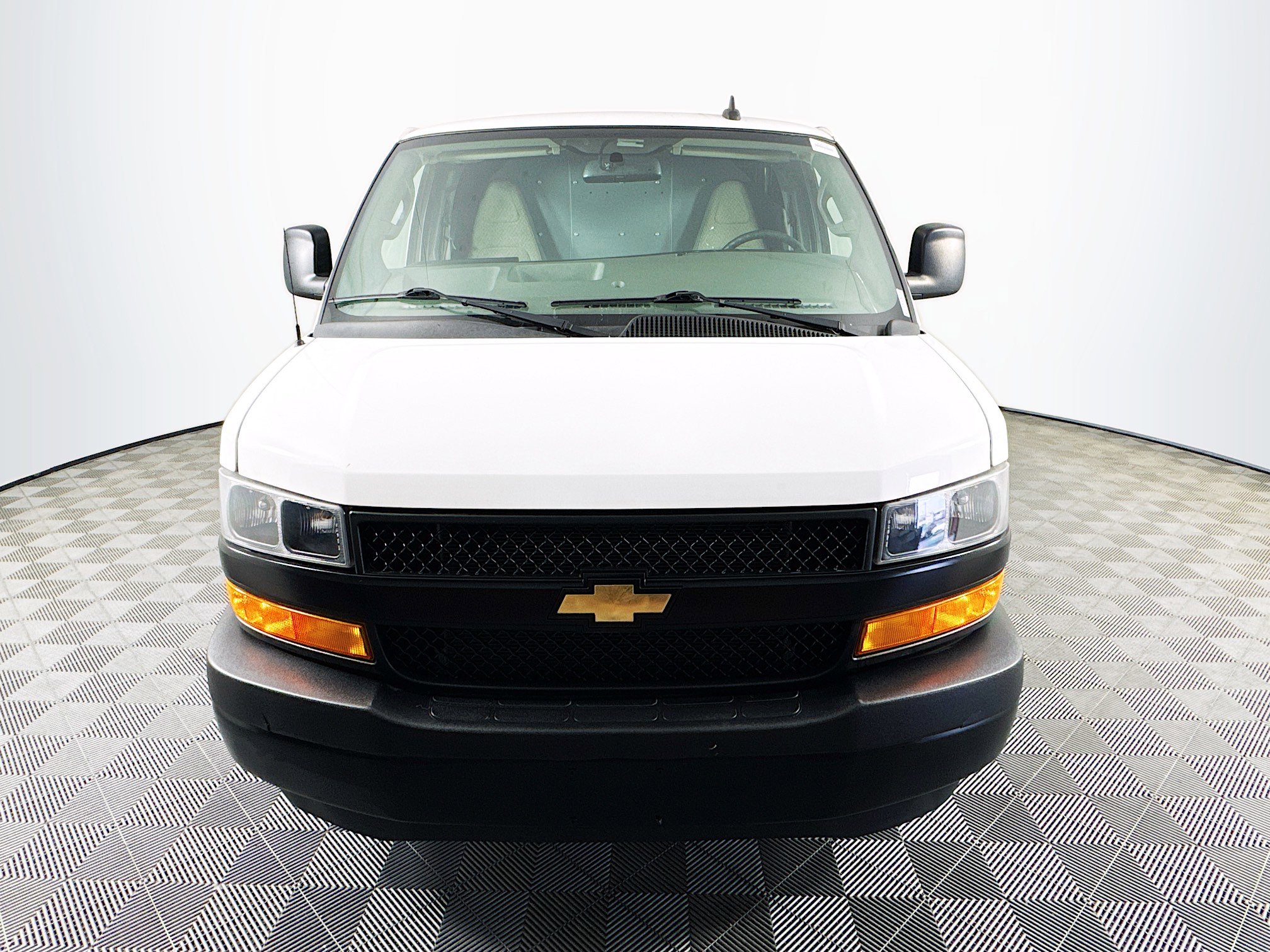 Used 2021 Chevrolet Express 2500 RWD video 2