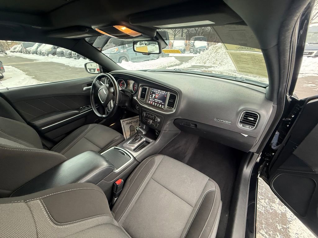 Used 2022 Dodge Charger SXT w/ Cold Weather Package image 20