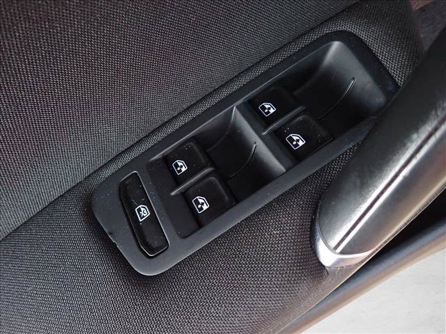 Used 2018 Volkswagen Golf S FWD image 12