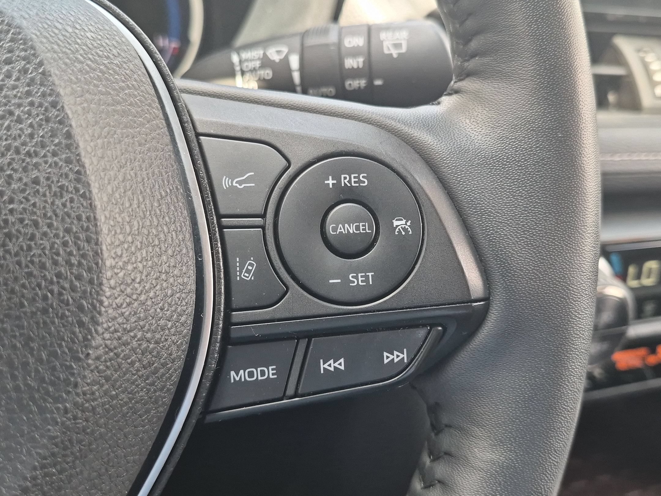 Used 2022 Toyota RAV4 Limited w/ Limited Grade Weather Package AWD/4WD image 15