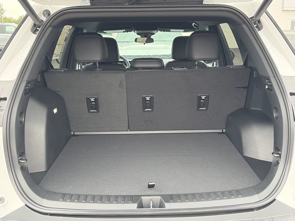 New 2027 Chevrolet Equinox LT w/ Convenience Package II FWD image 6