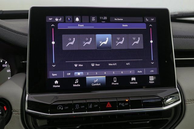 Used 2024 Jeep Compass Limited image 22