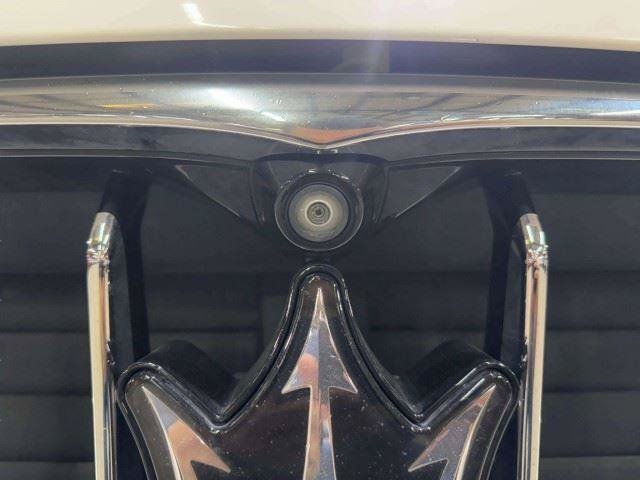 Used 2017 Maserati Levante S AWD/4WD image 12