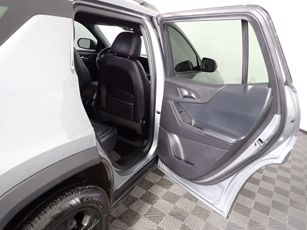 Used 2025 Chevrolet Equinox LT w/ Convenience Package II image 32