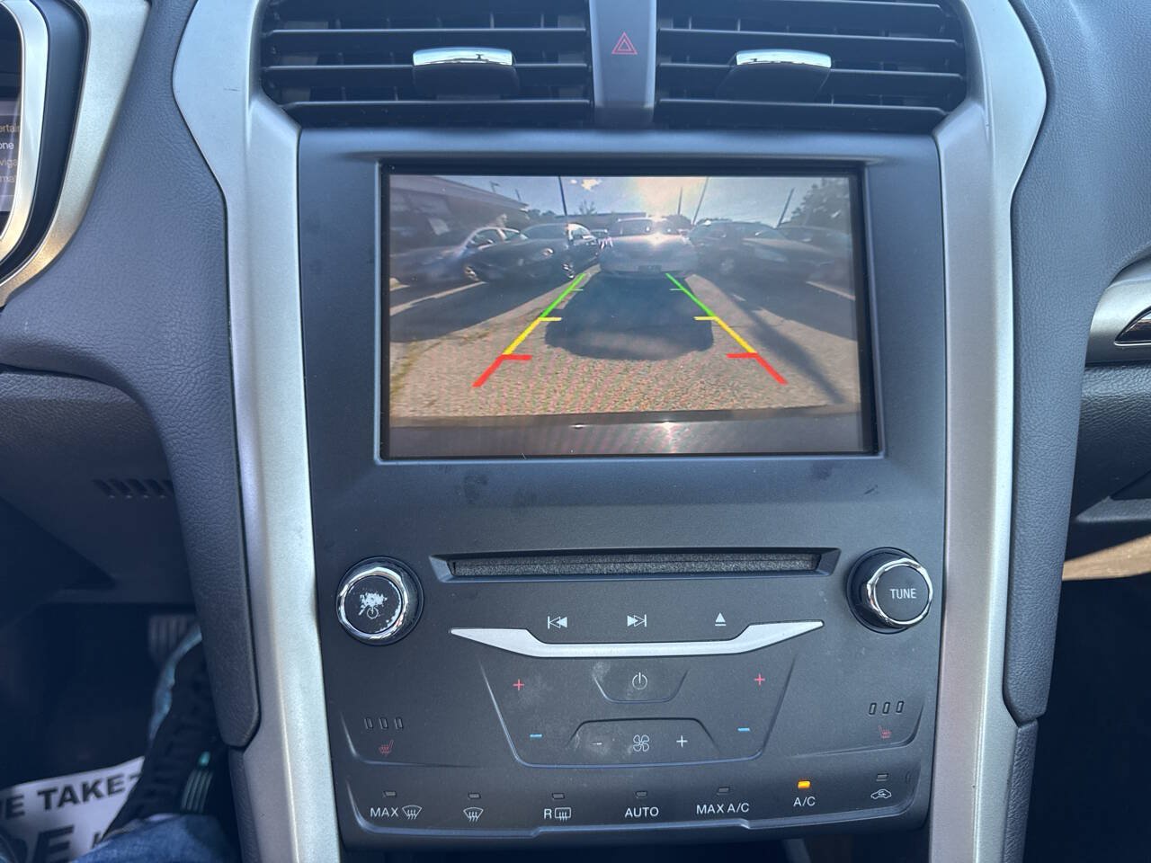 Used 2014 Ford Fusion SE w/ Equipment Group 202A FWD image 27