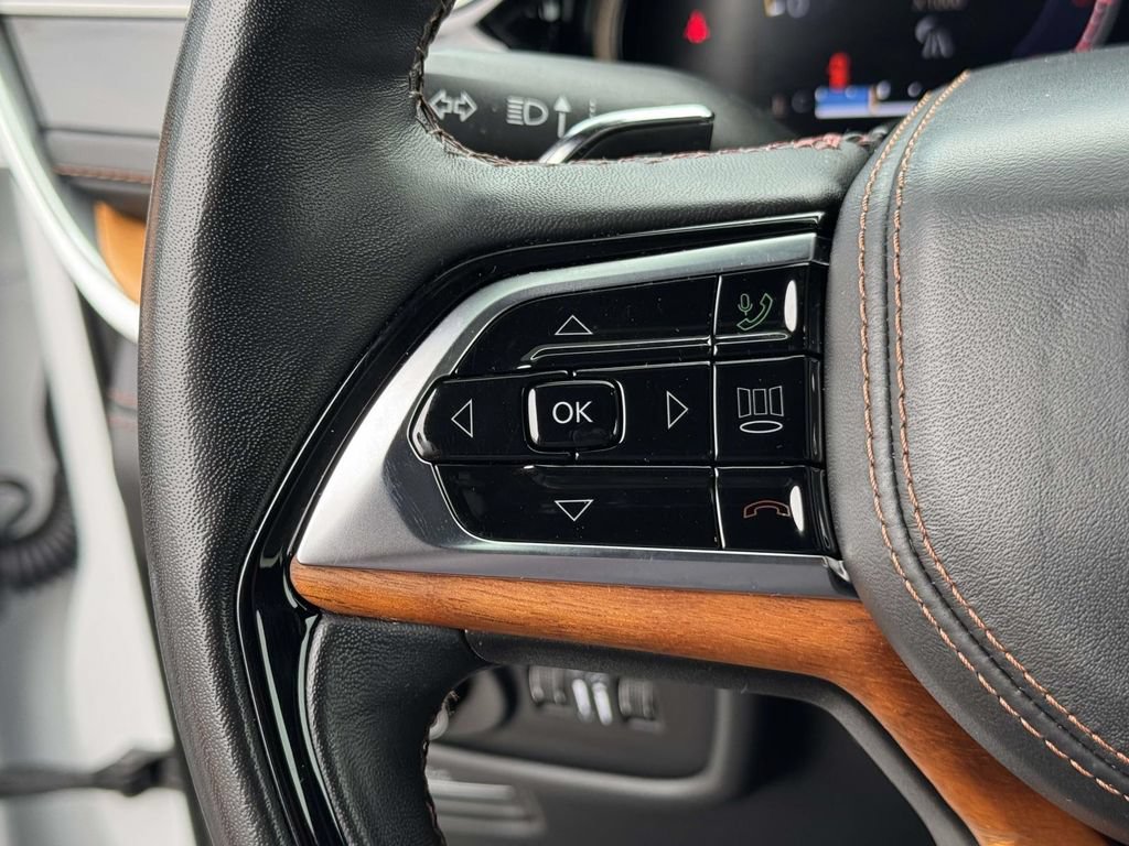 Used 2022 Jeep Grand Cherokee Summit AWD/4WD image 23