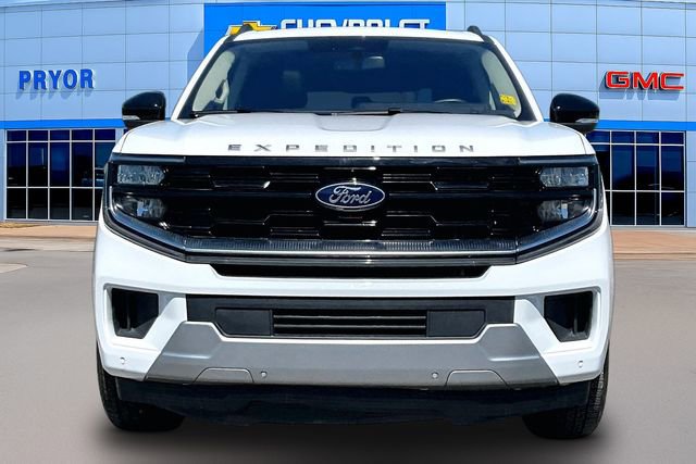 Used 2025 Ford Expedition Max Platinum AWD/4WD image 2