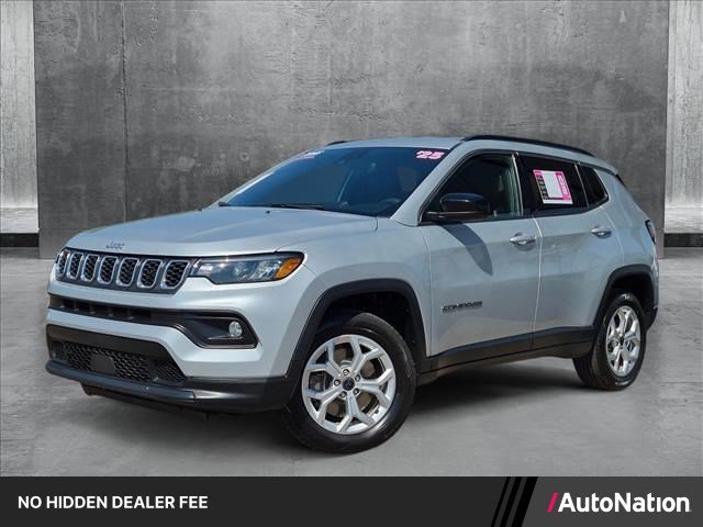 Used 2025 Jeep Compass Latitude AWD/4WD image 1