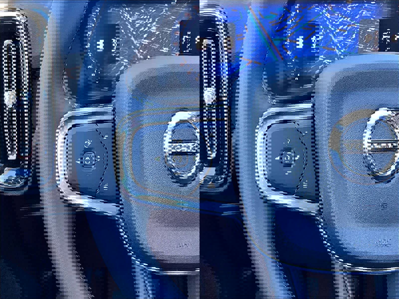 New 2026 Volvo XC40 B5 Core w/ Climate Package image 17