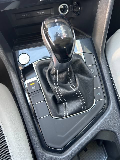 New 2026 Volkswagen Taos SE FWD image 17