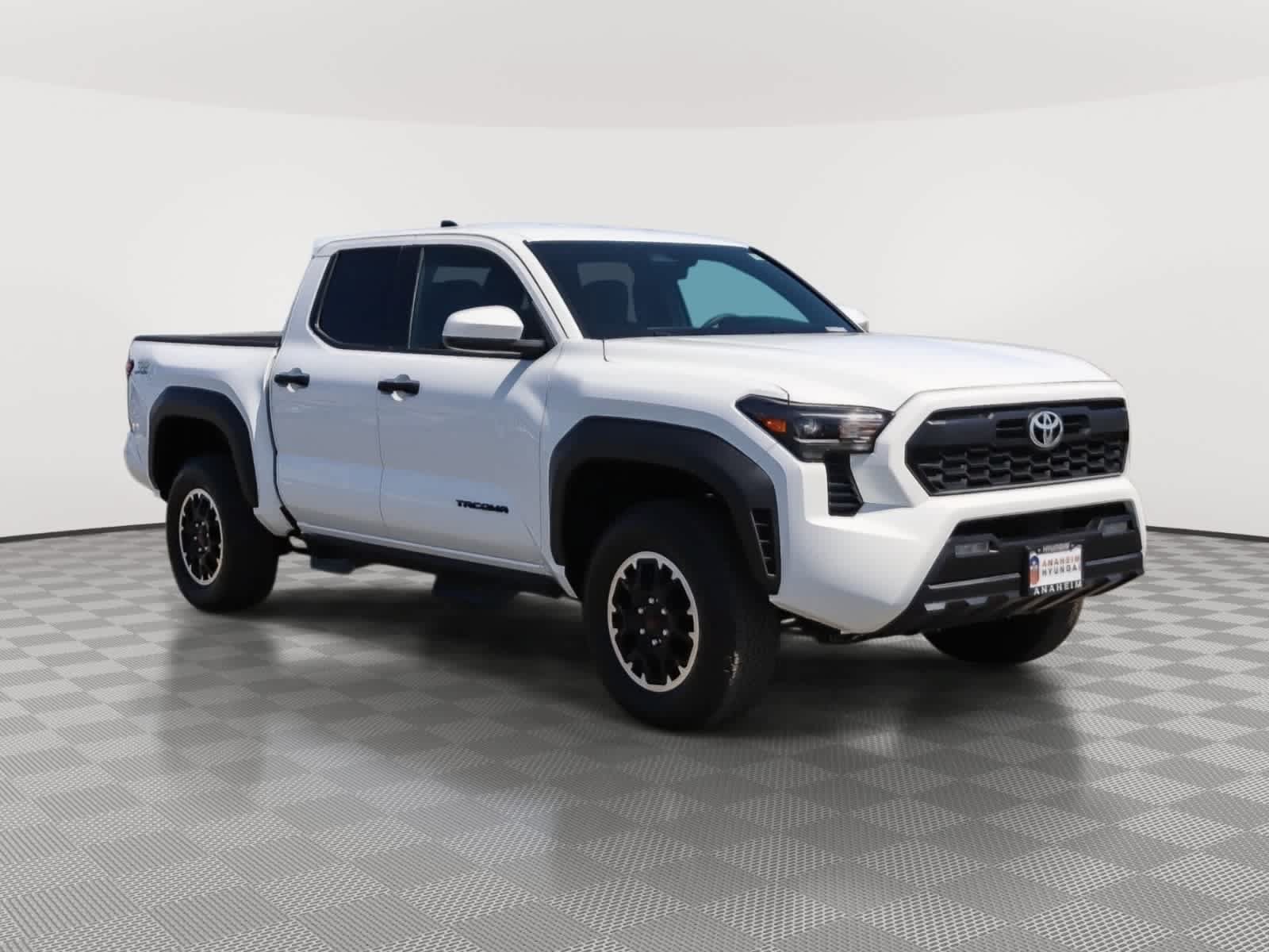 Used 2025 Toyota Tacoma TRD Off-Road AWD/4WD image 3