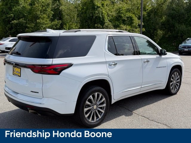 Used 2023 Chevrolet Traverse Premier FWD image 4