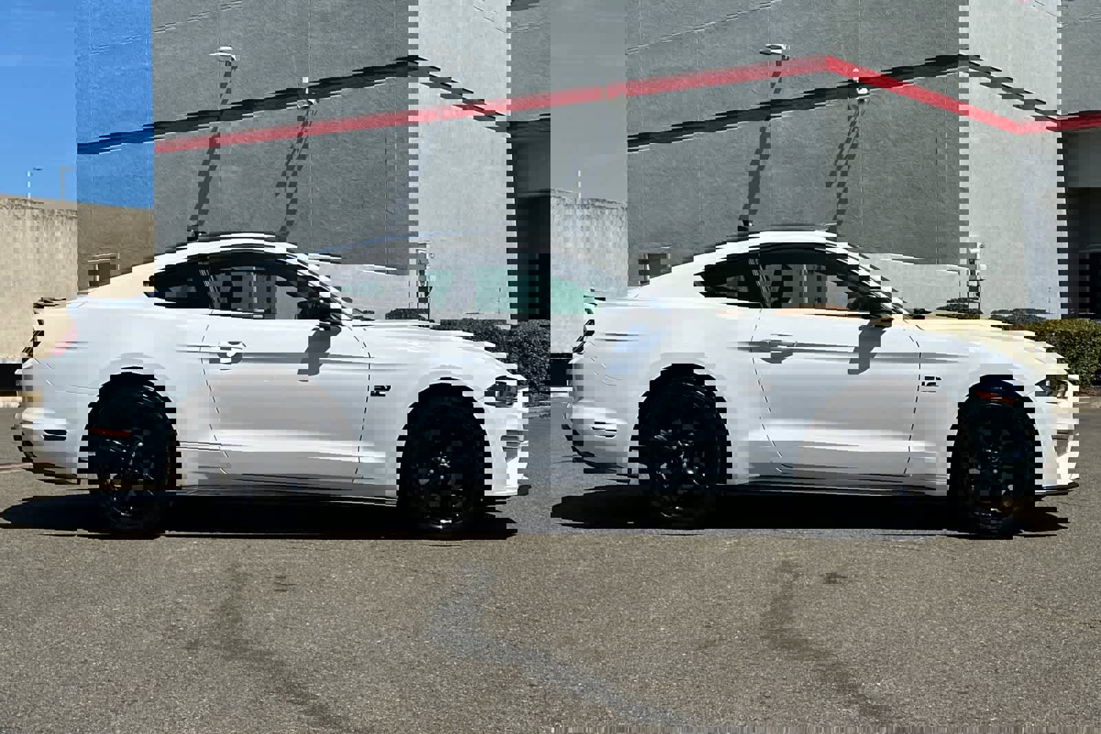 Used 2022 Ford Mustang GT w/ Black Accent Package RWD image 5