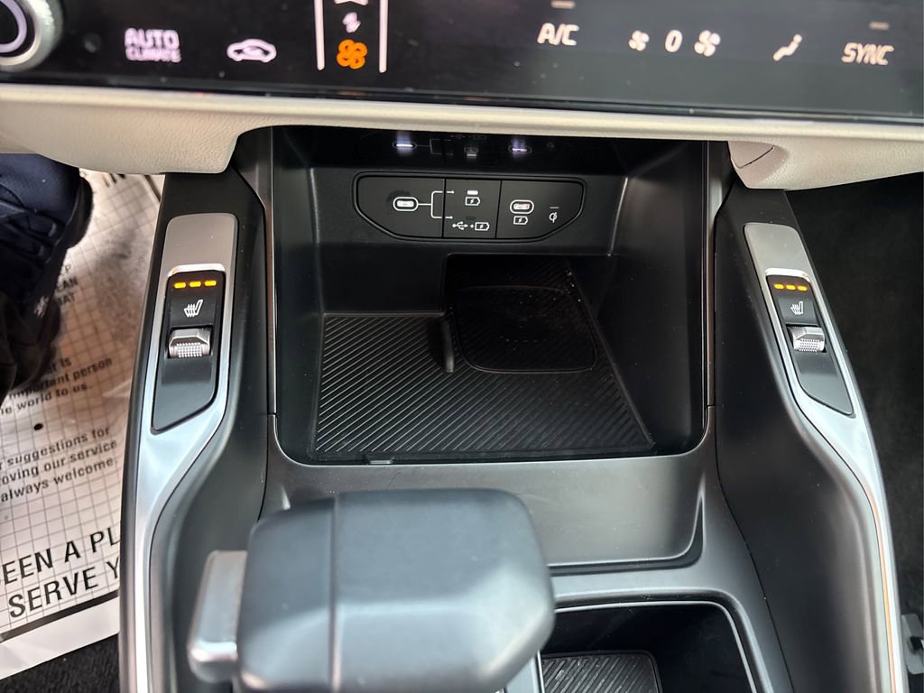 Certified 2025 Kia Sorento S image 30