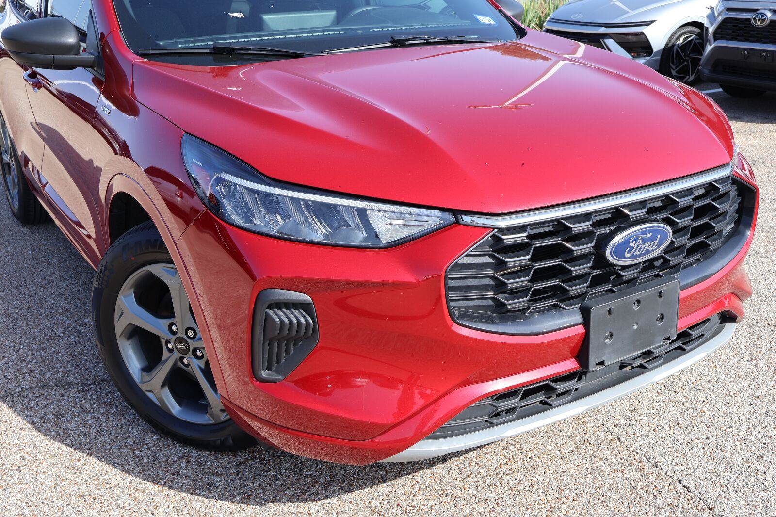 Used 2023 Ford Escape ST-Line w/ Tech Pack #1 FWD image 8
