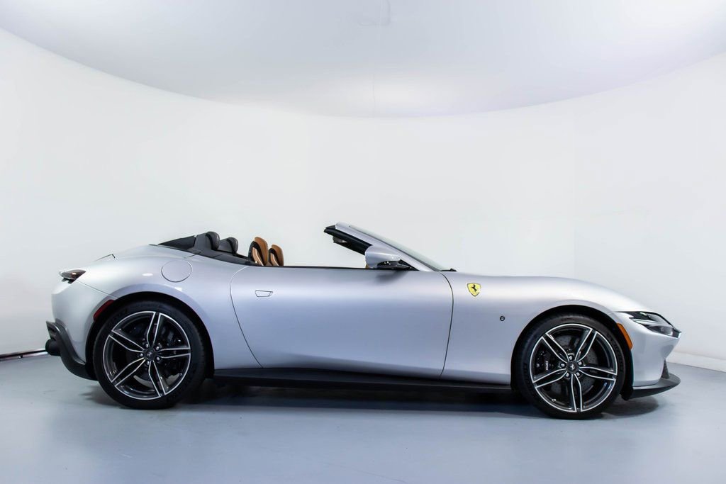Certified 2025 Ferrari Roma Spider image 3