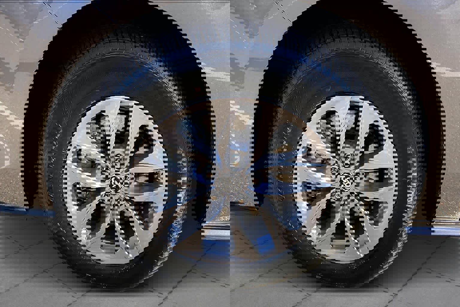 Certified 2024 Toyota Sienna LE image 10