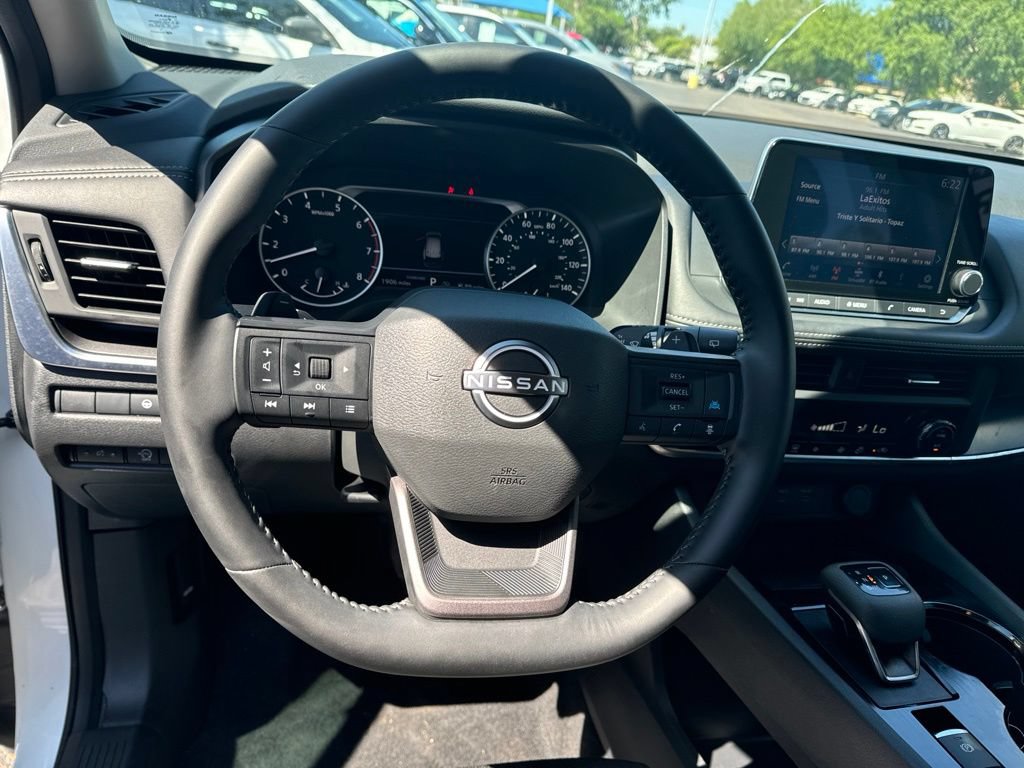 Used 2026 Nissan Rogue SV FWD image 12
