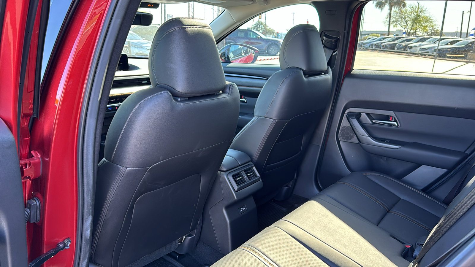 Certified 2025 MAZDA CX-50 2.5 Hybrid w/ Weather Package image 17