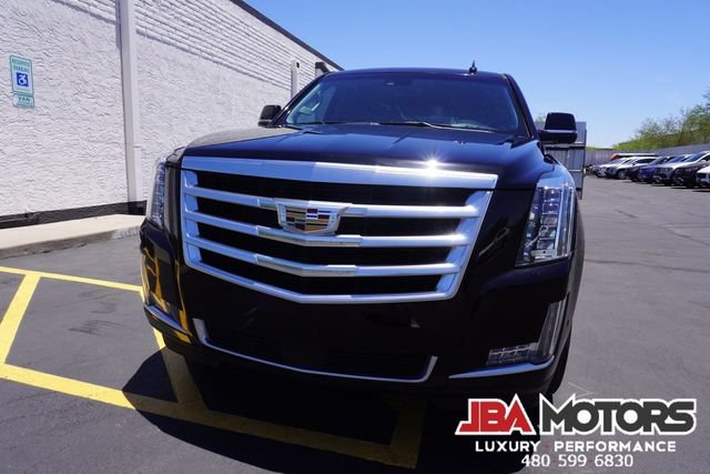 Used 2018 Cadillac Escalade Premium Luxury AWD/4WD image 44