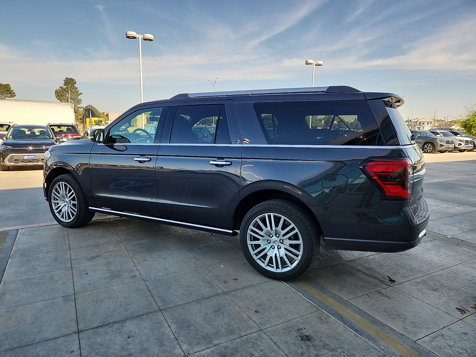 Used 2024 Ford Expedition Max Limited image 4