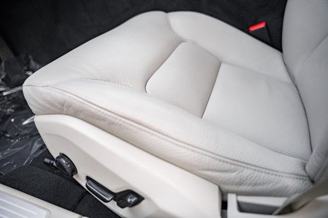 Certified 2024 Volvo S60 B5 Plus image 32