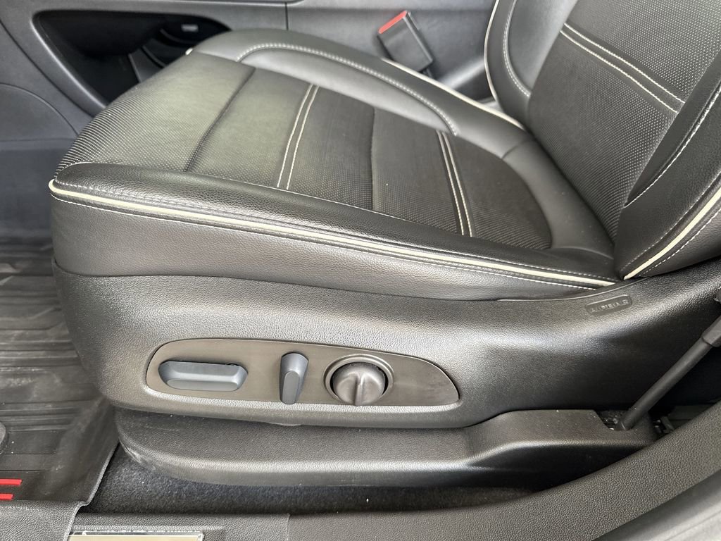 Used 2023 GMC Acadia Denali w/ Denali Ultimate Package AWD/4WD image 12
