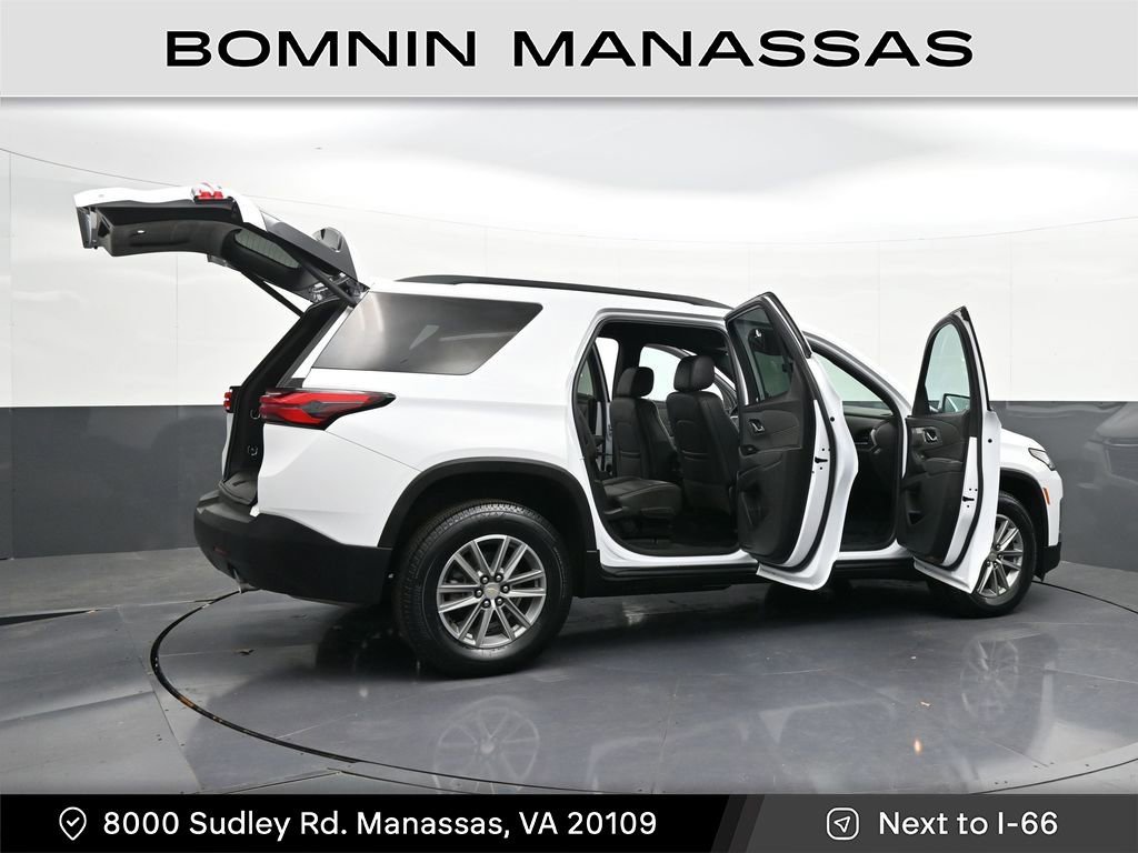 Used 2023 Chevrolet Traverse LT w/ Rear Camera Mirror Package AWD/4WD image 39