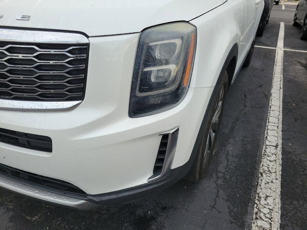 Used 2021 Kia Telluride EX w/ EX Premium Package image 6